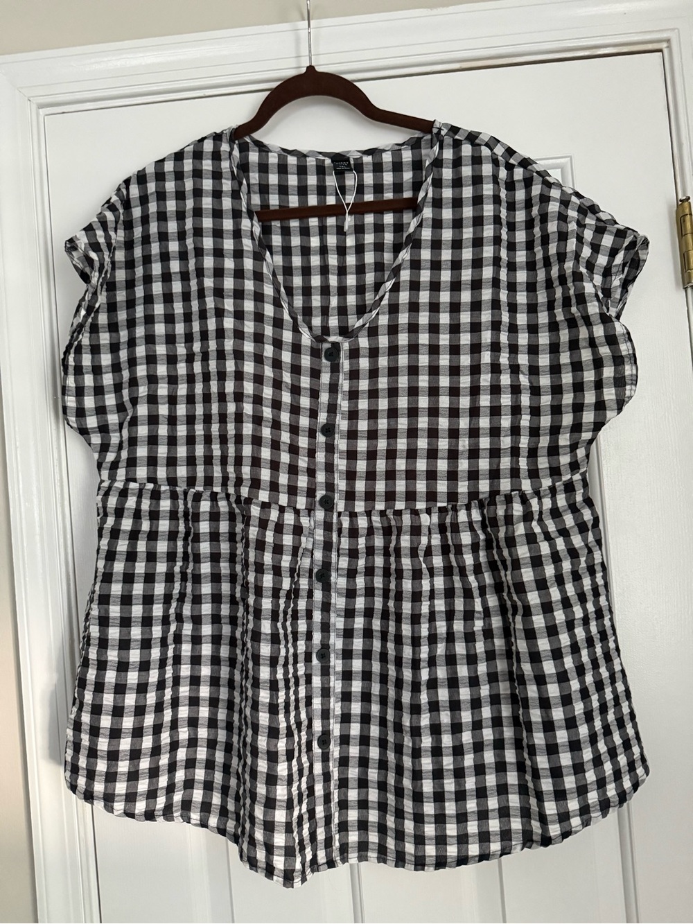 Black & White Gingham Button-Front Women’s Blouse